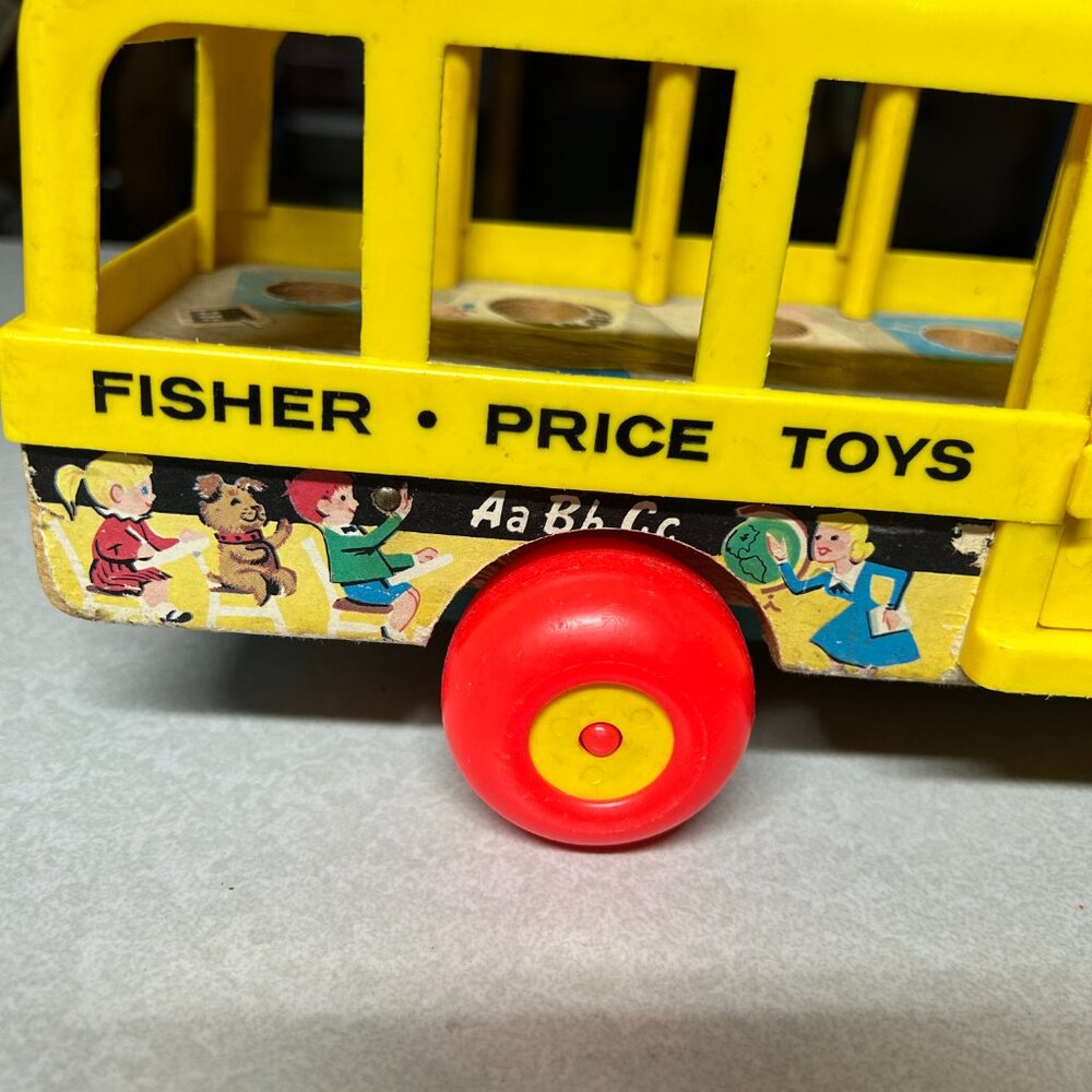 Vintage Fisher Price Little People Play Family School Bus Pull Toy #192 - Picture 3 of 9